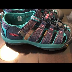 KEEN BIG KIDS' NEWPORT H2 SIZE 5